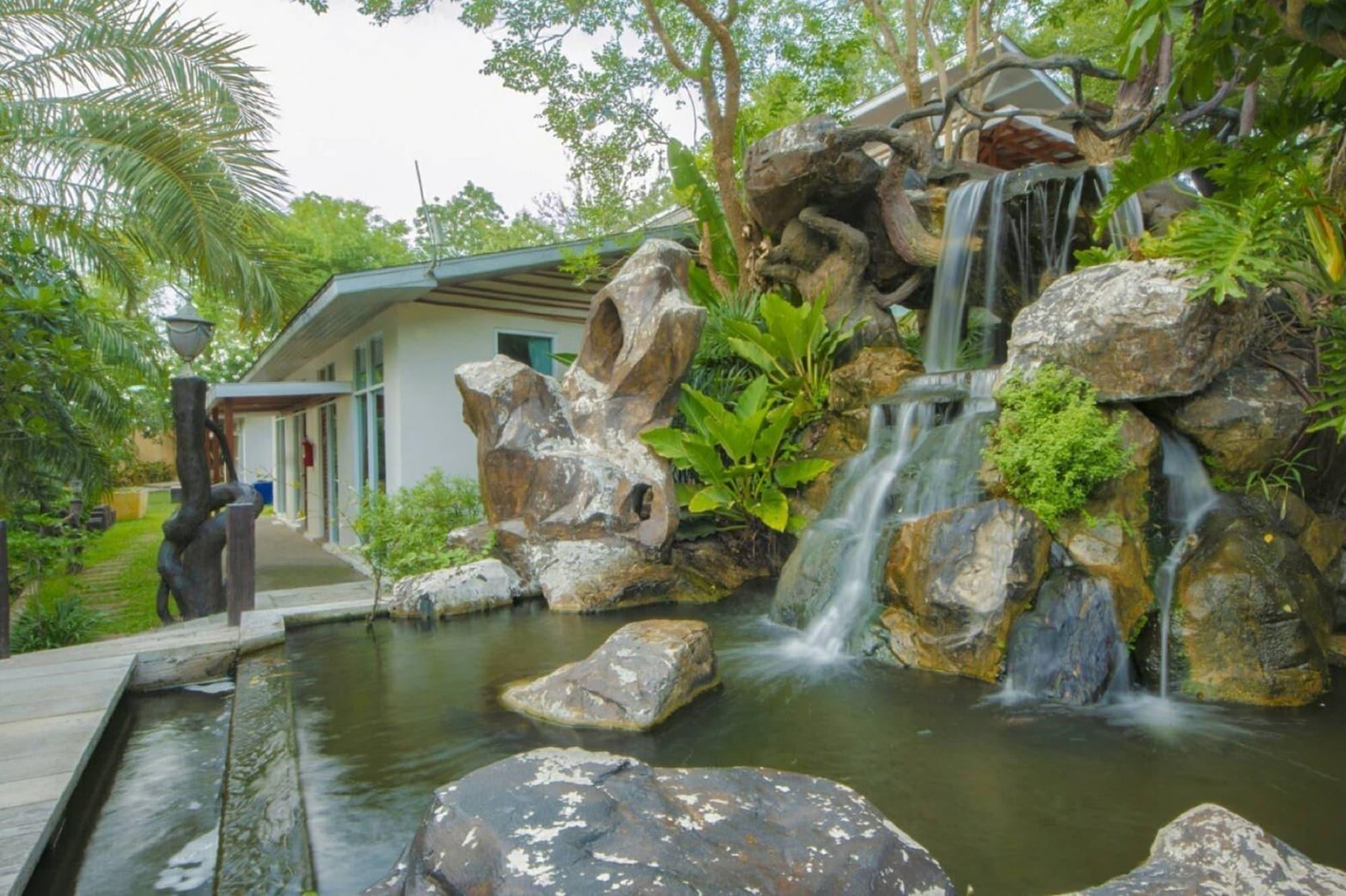 Nana Resort Kaeng Krachan Exterior photo