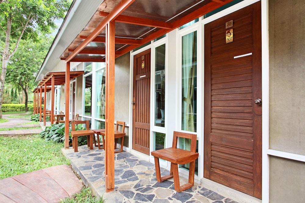 Nana Resort Kaeng Krachan Exterior photo